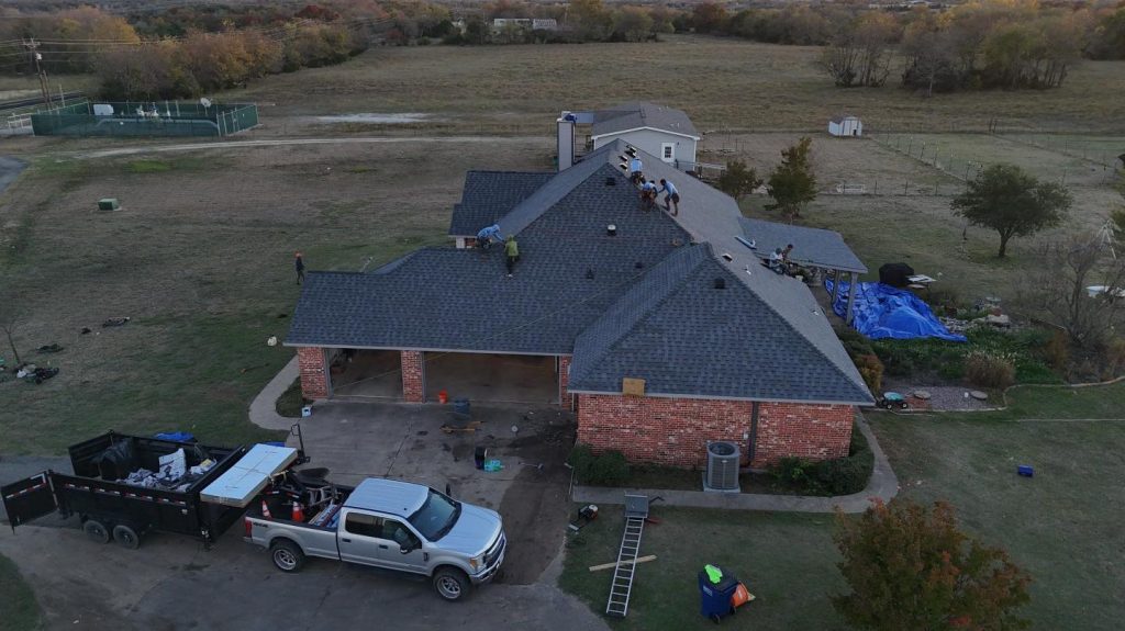 Roofing & Remodeling in Anna, McKinney, Plano Sci Roofing & Remodeling Team on site